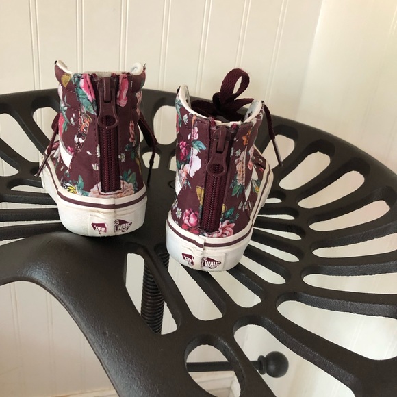 Vans - Picture 6 of 6